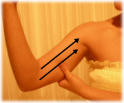 二の腕マッサージ1