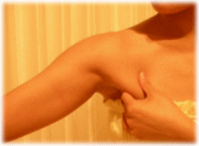 二の腕マッサージ1